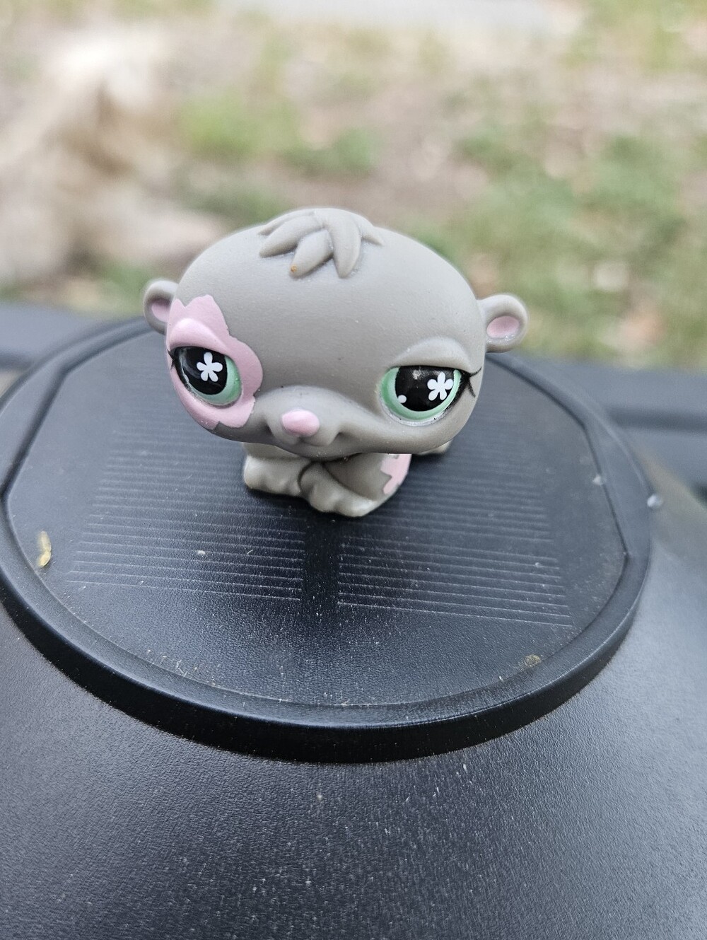 Hasbro Littlest Pet Shop Gray Hamster #624 featuring green flower eyes and pink